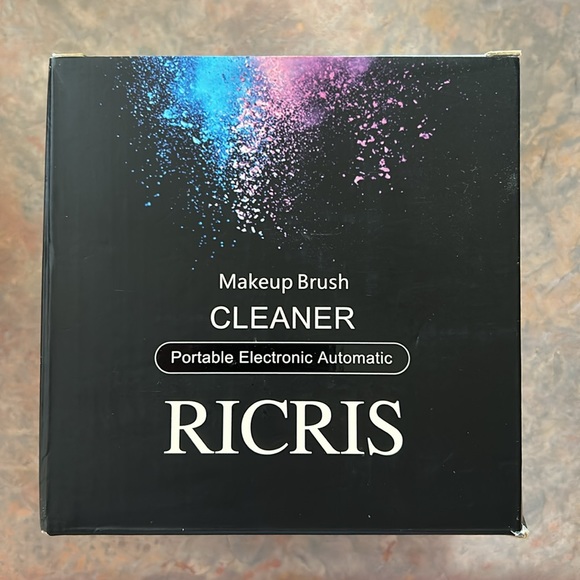 Electronic Portable Make Up Brush Cleaner - Picture 2 of 3